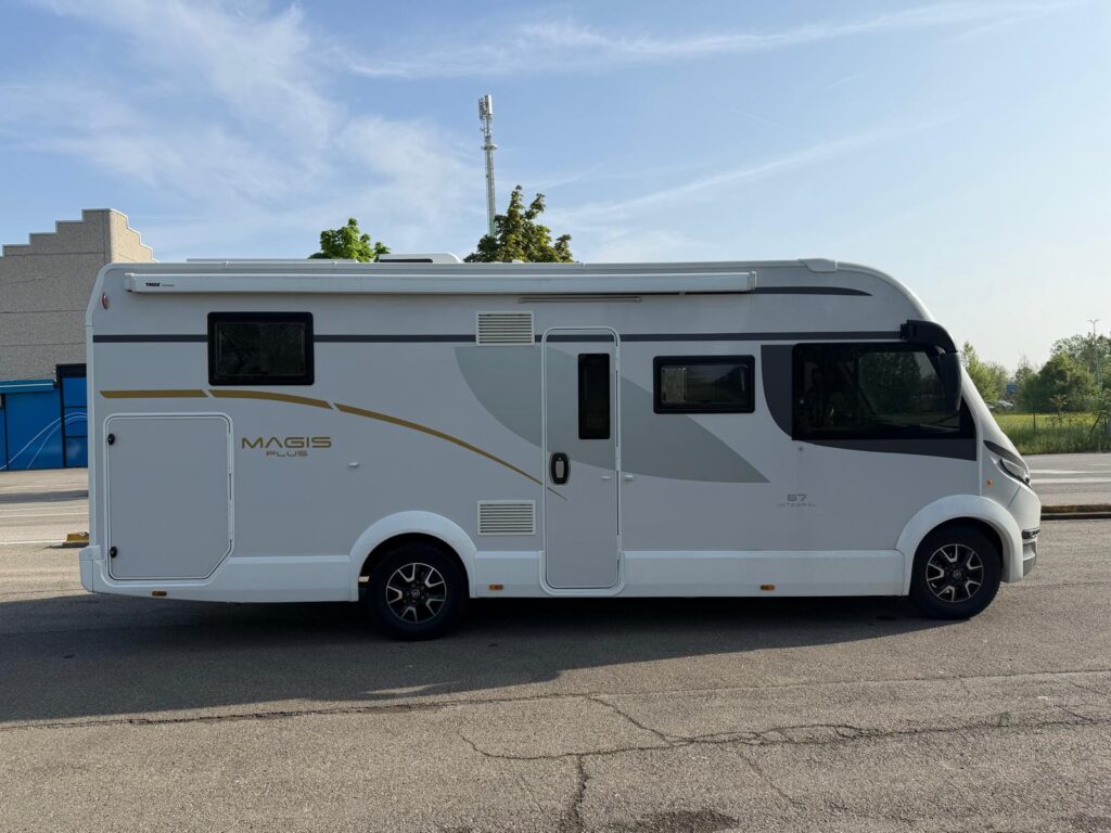 2 MOTORHOME INTEGRAL 67-LETTO NAUTICO-FIAT