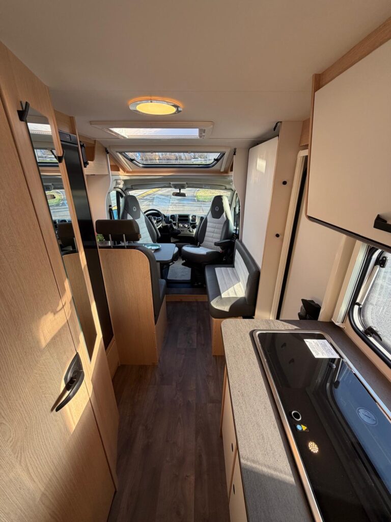 5 semintegrale compatto sunlight v67s-letti gemelli-citroen