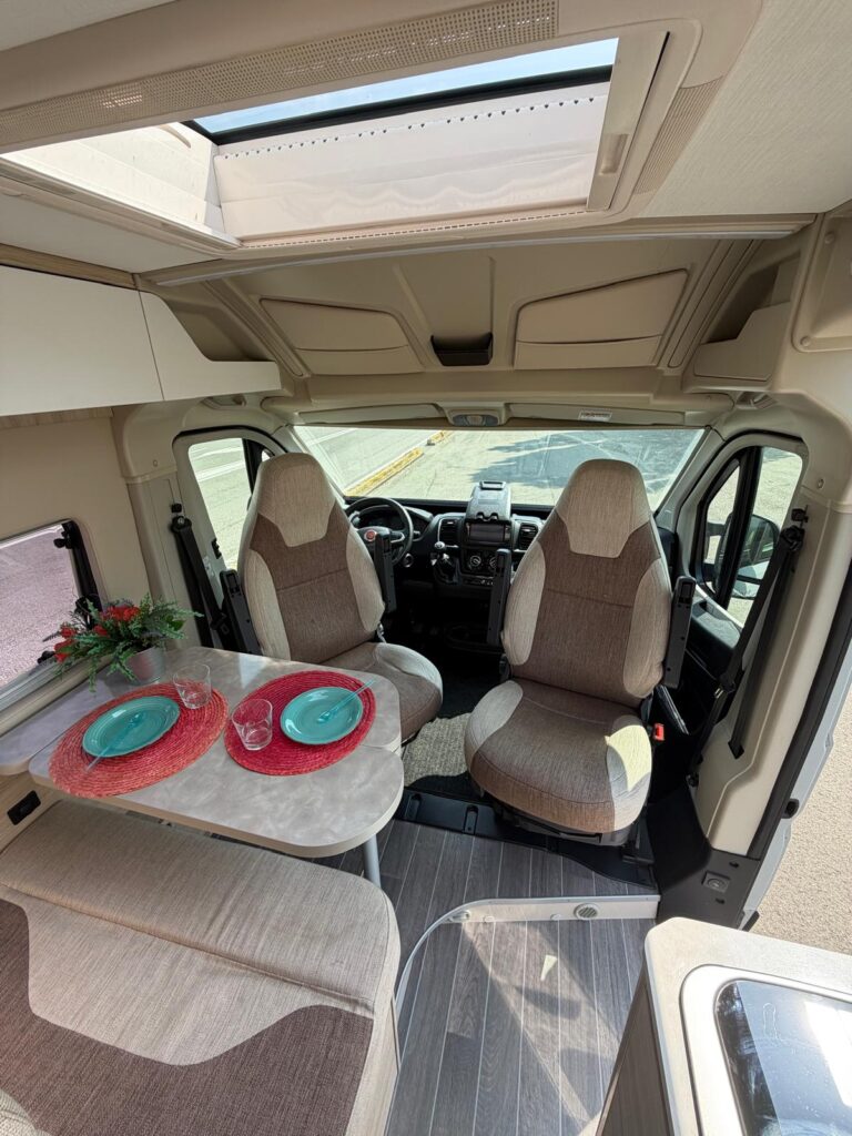 8 furgonato c.i. kyros duo xl-letto basculante elettrico-636cm-fiat