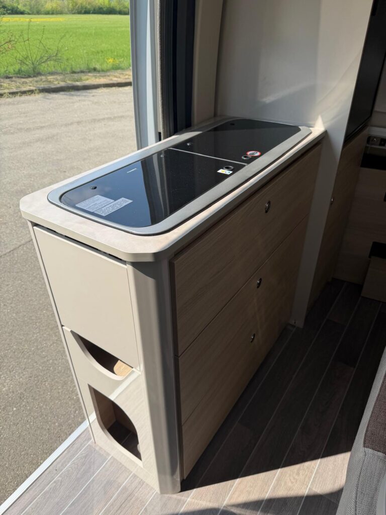 9 furgonato c.i. kyros duo xl-letto basculante elettrico-636cm-fiat