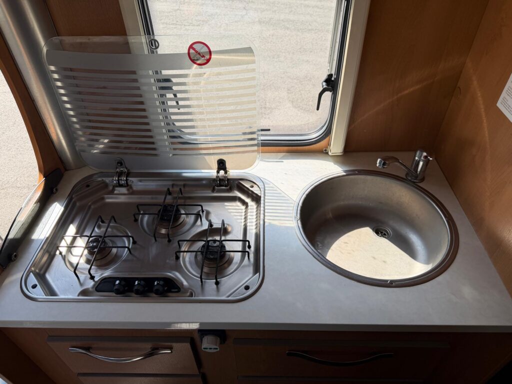 9 mansardato c.i. ellito garage-fiat-ducato-letto matrimoniale