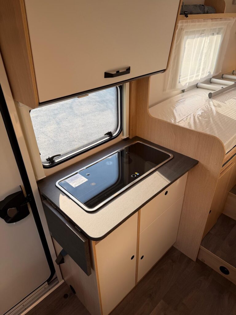 9 semintegrale compatto sunlight v67s-letti gemelli-citroen