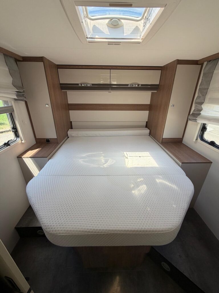 16 motorhome dethleffs-fiat-letto nautico xl-face to face