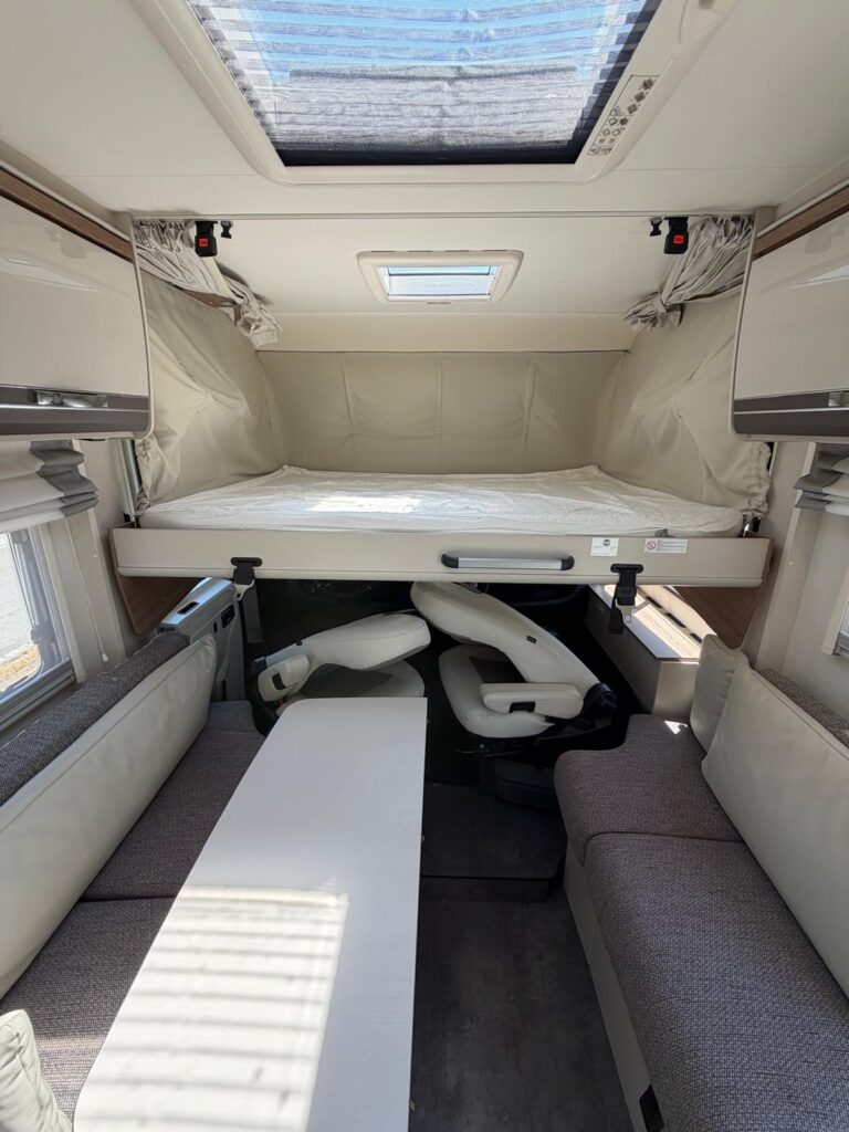 19 motorhome dethleffs-fiat-letto nautico xl-face to face