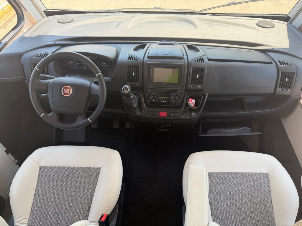 6 motorhome dethleffs-fiat-letto nautico xl-face to face