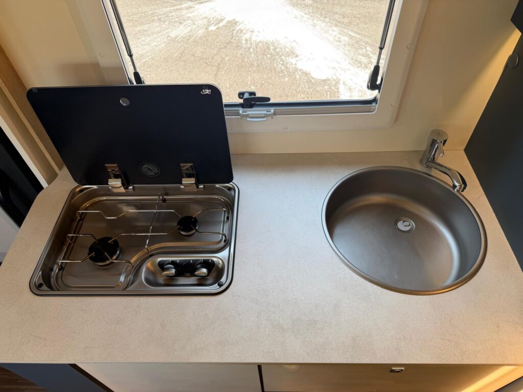 13 mansardato horon 79m -fiat-ducato-140 cv- 6 posti viaggio-8 posti letto