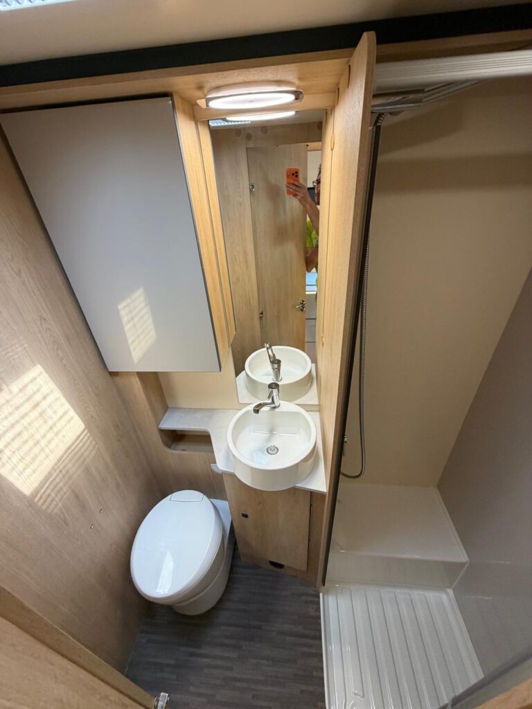 15 mansardato horon 79m -fiat-ducato-140 cv- 6 posti viaggio-8 posti letto