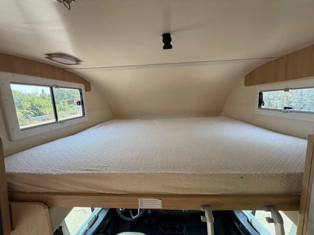 19 mansardato horon 79m -fiat-ducato-140 cv- 6 posti viaggio-8 posti letto