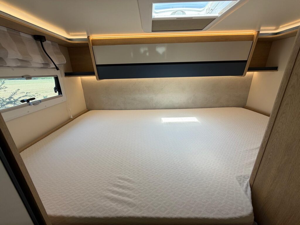 21 mansardato horon 79m -fiat-ducato-140 cv- 6 posti viaggio-8 posti letto