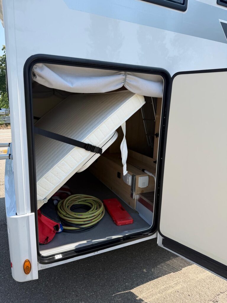 5 mansardato horon 79m -fiat-ducato-140 cv- 6 posti viaggio-8 posti letto