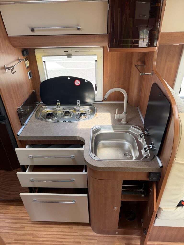 9 semintegrale rimor sailer-letto matrimoniale-fiat ducato