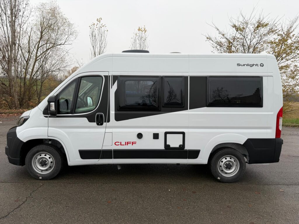 16 furgonato sunlight cliff 540-pegeaut-140cv