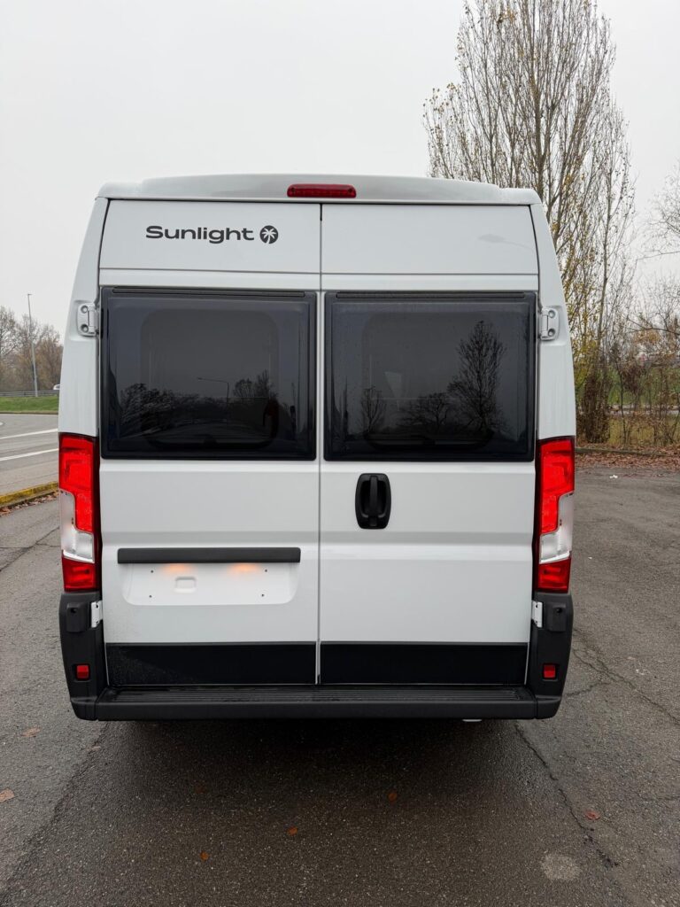 17 furgonato sunlight cliff 540-pegeaut-140cv