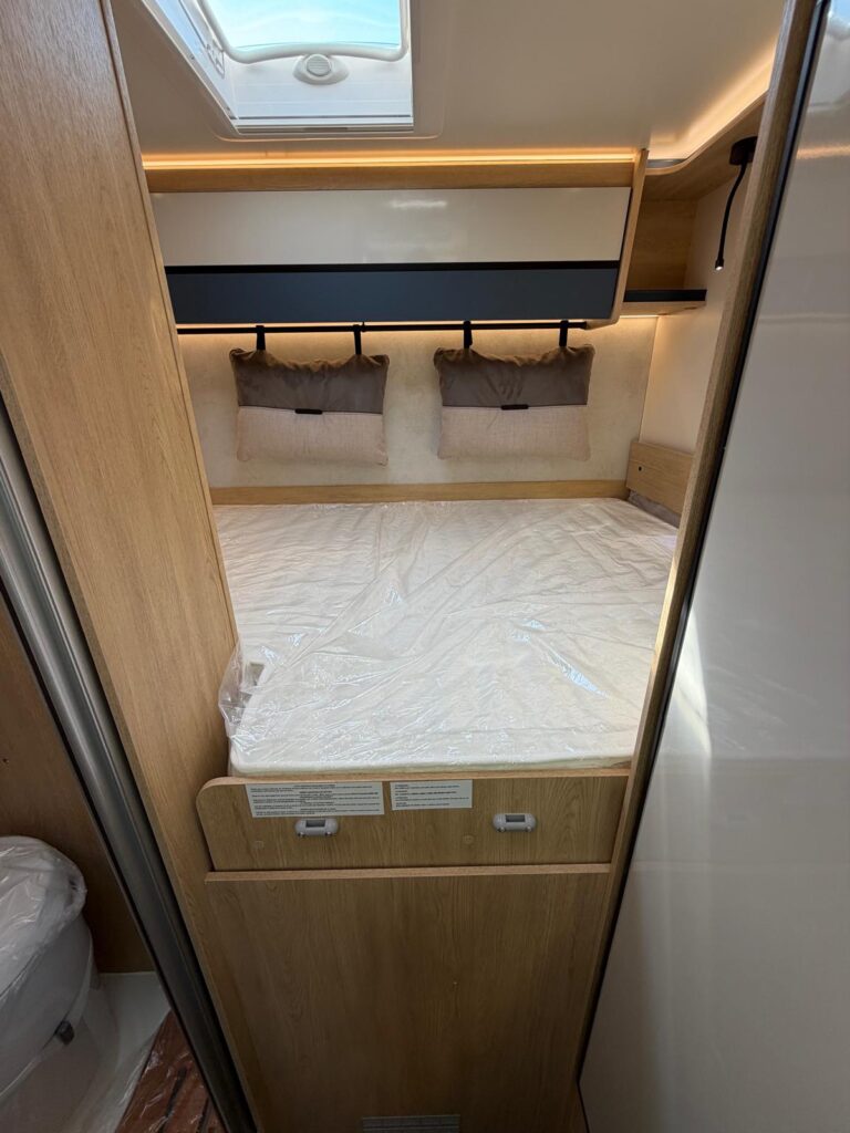 20 semintegrale c.i. horon fit 94 xt-ford transit-5 posti letto-5 posti viaggio