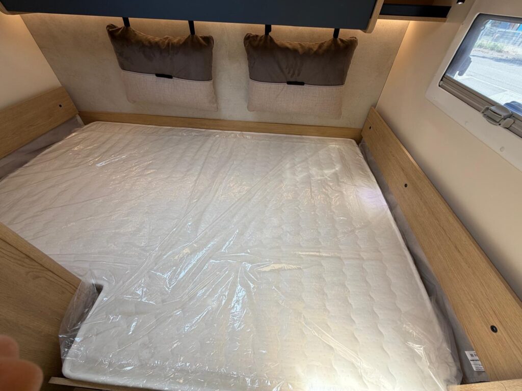 21 semintegrale c.i. horon fit 94 xt-ford transit-5 posti letto-5 posti viaggio