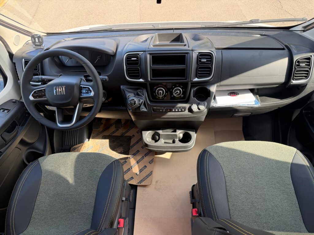 7 semintegrale sunlight t58 adventure-599cm-fiat-4 posti