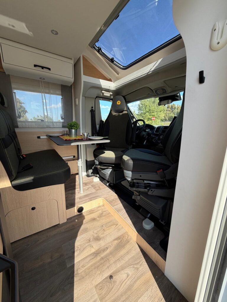 8 semintegrale sunlight t58 adventure-599cm-fiat-4 posti