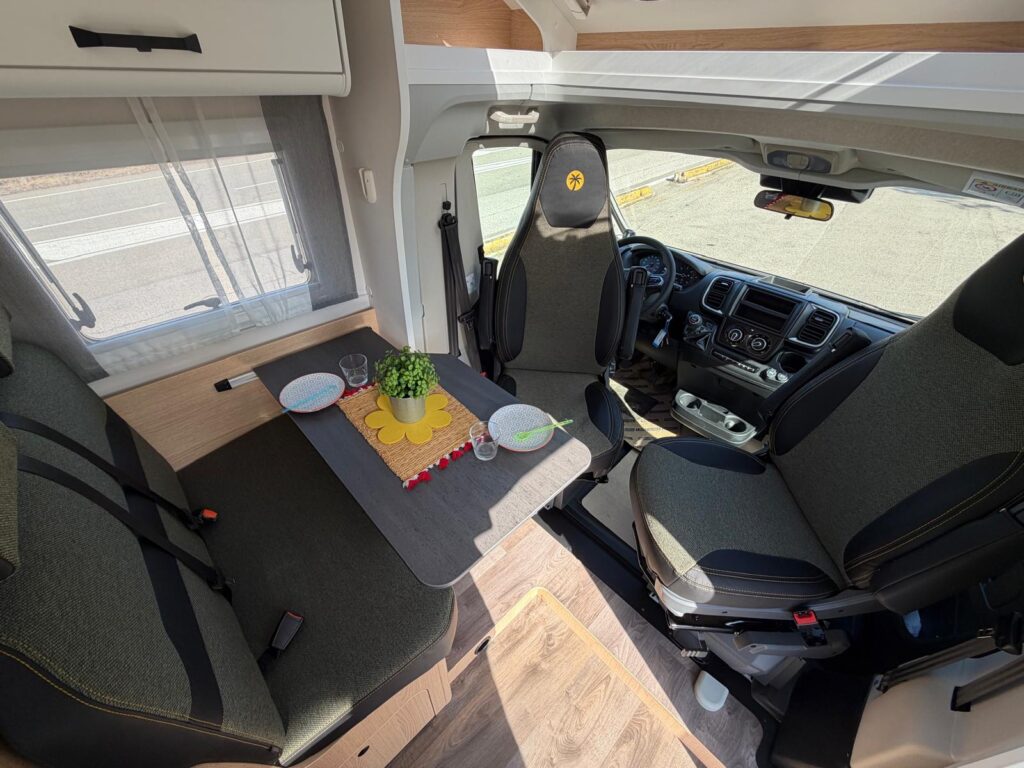 9 semintegrale sunlight t58 adventure-599cm-fiat-4 posti