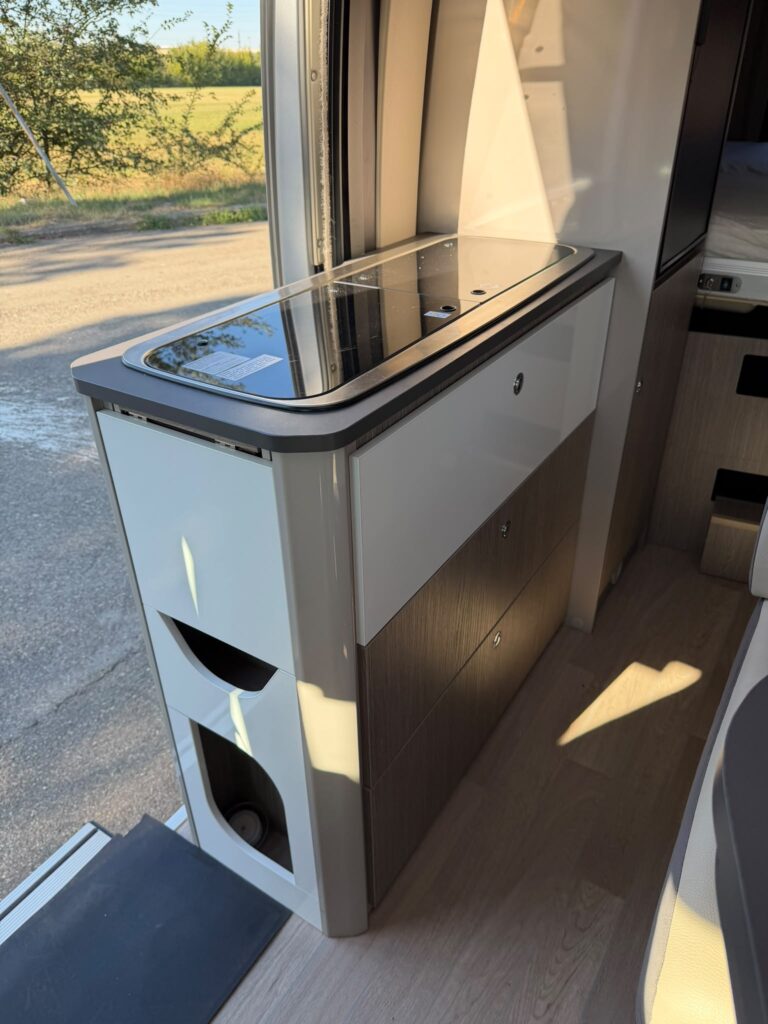 11 furgonato challenger road edition-636 cm-fiat-letto matrimoniale