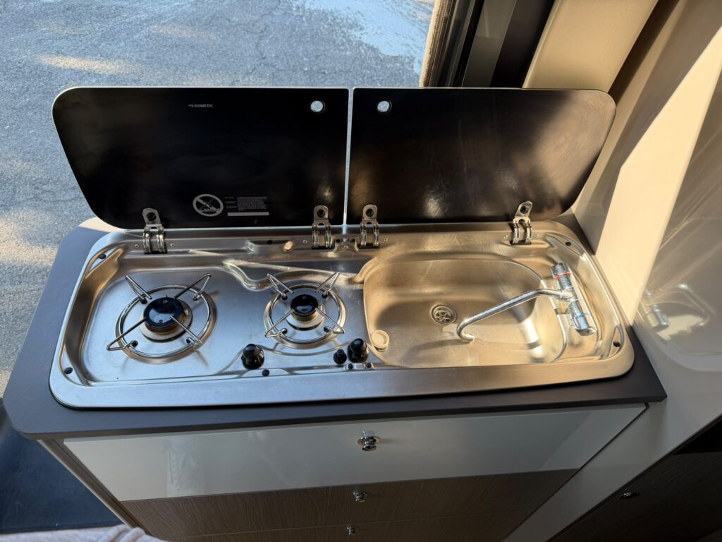 12 furgonato challenger road edition-636 cm-fiat-letto matrimoniale